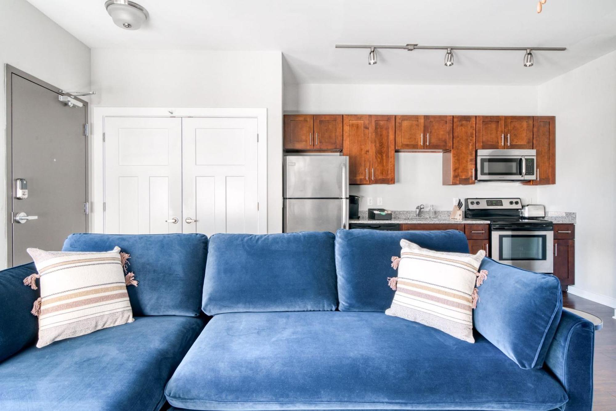 Cozysuites Music Row Bold 1Br W Free Parking Нашвил Екстериор снимка