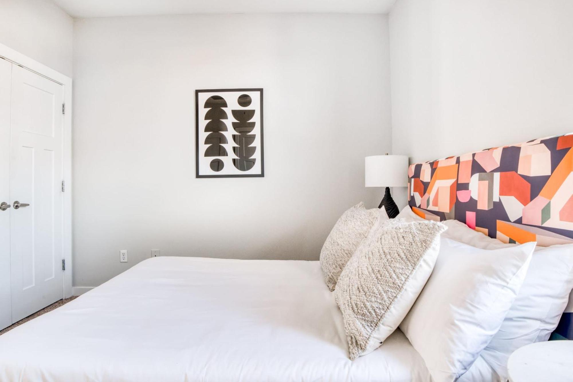 Cozysuites Music Row Bold 1Br W Free Parking Нашвил Екстериор снимка