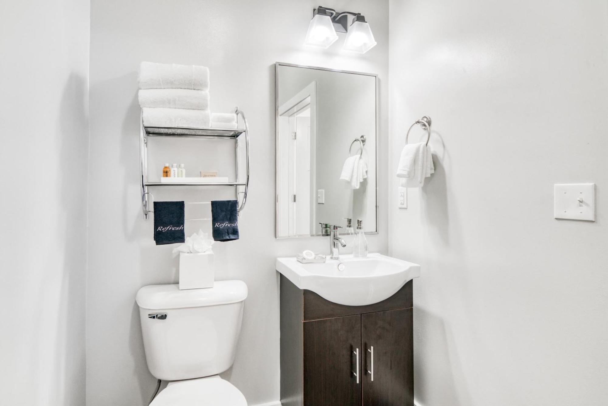 Cozysuites Music Row Bold 1Br W Free Parking Нашвил Екстериор снимка