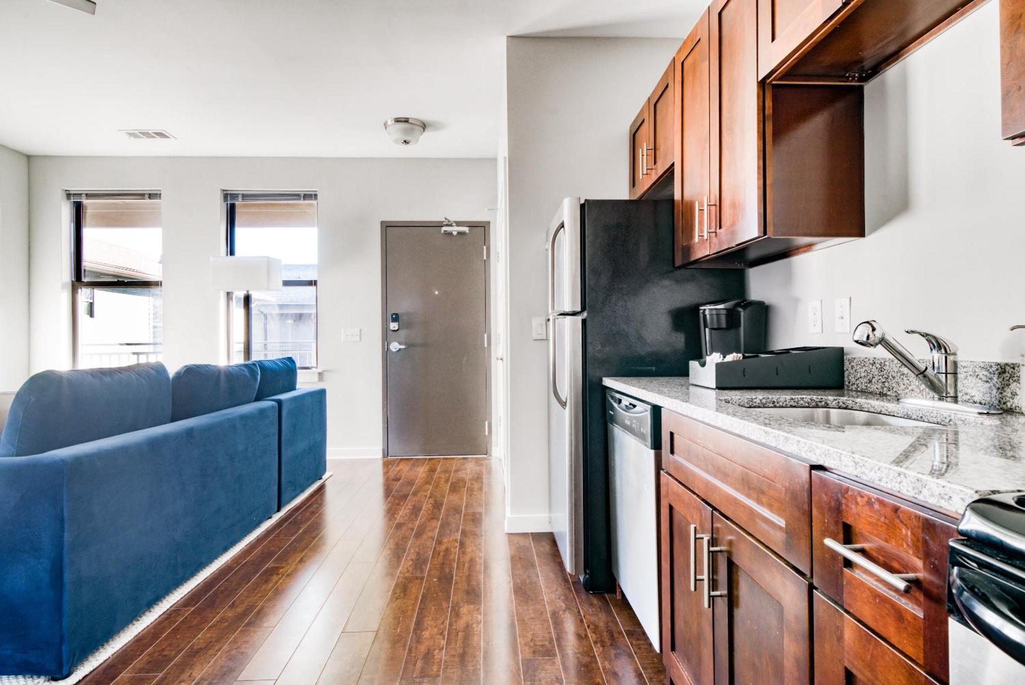 Cozysuites Music Row Bold 1Br W Free Parking Нашвил Екстериор снимка