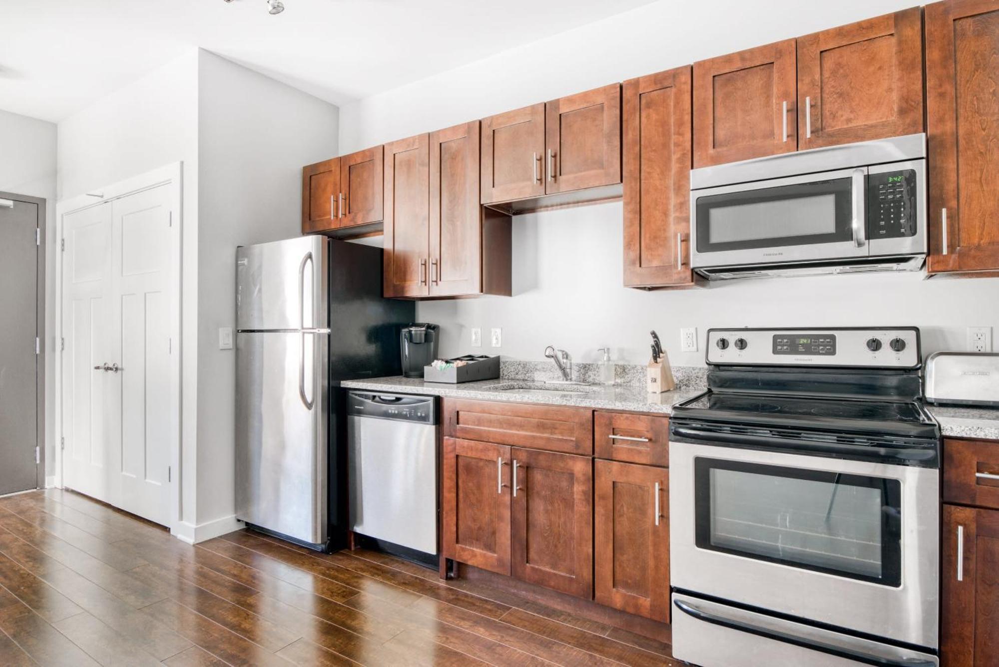 Cozysuites Music Row Bold 1Br W Free Parking Нашвил Екстериор снимка