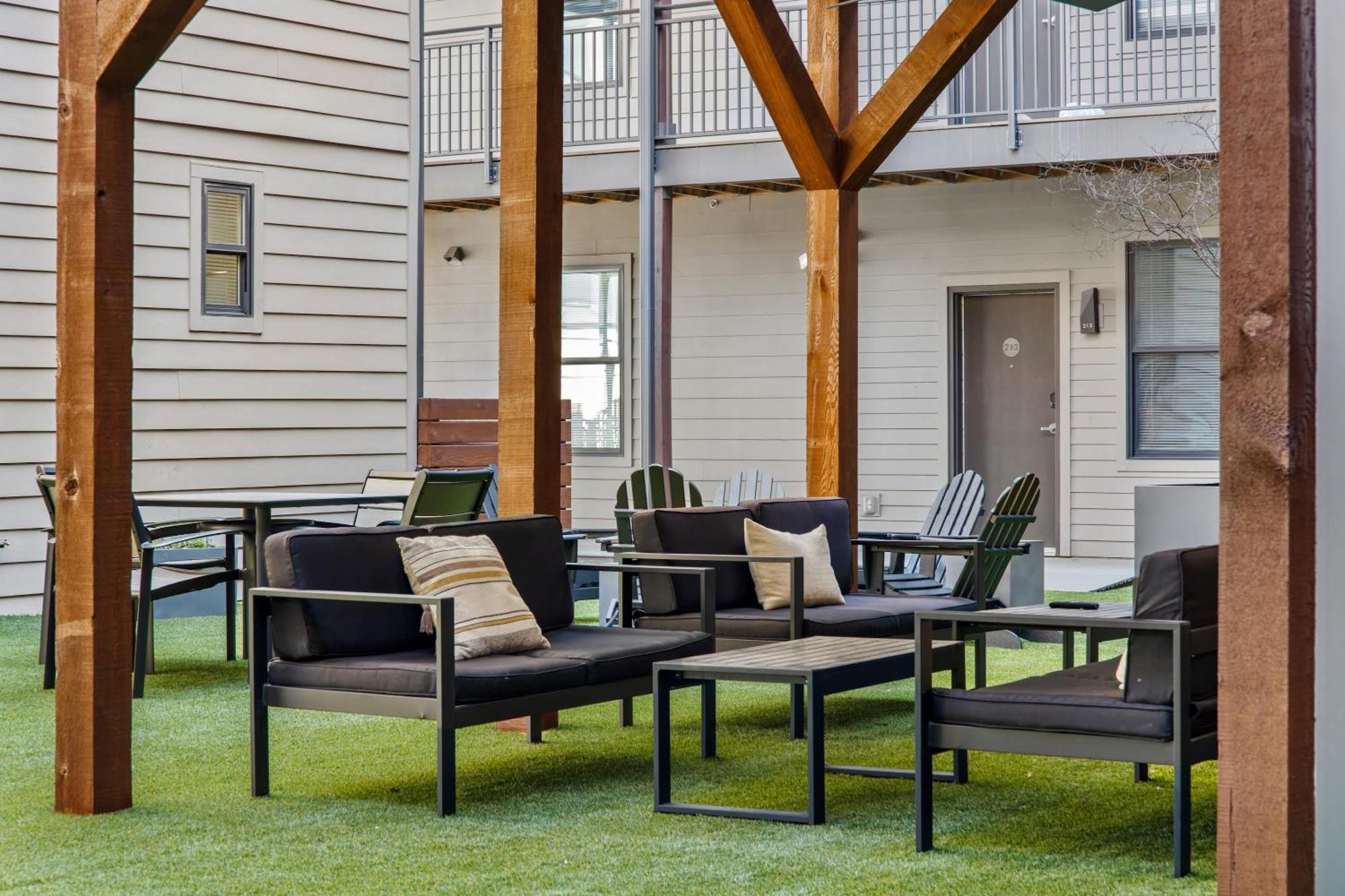Cozysuites Music Row Bold 1Br W Free Parking Нашвил Екстериор снимка