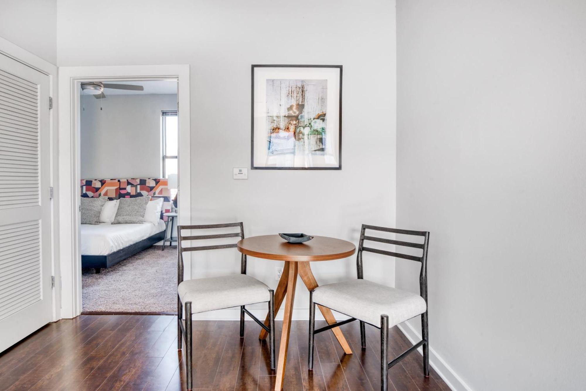 Cozysuites Music Row Bold 1Br W Free Parking Нашвил Екстериор снимка